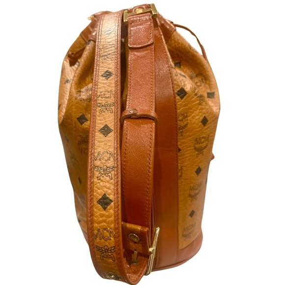 ❌SOLD❌Authentic MCM Monogram Bucket Bag- Large - Picture 4 of 17